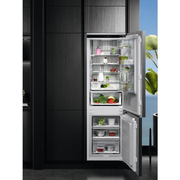 Combiné réfrigérateur/congélateur intégrable AEG NSC8M181BC detail 4