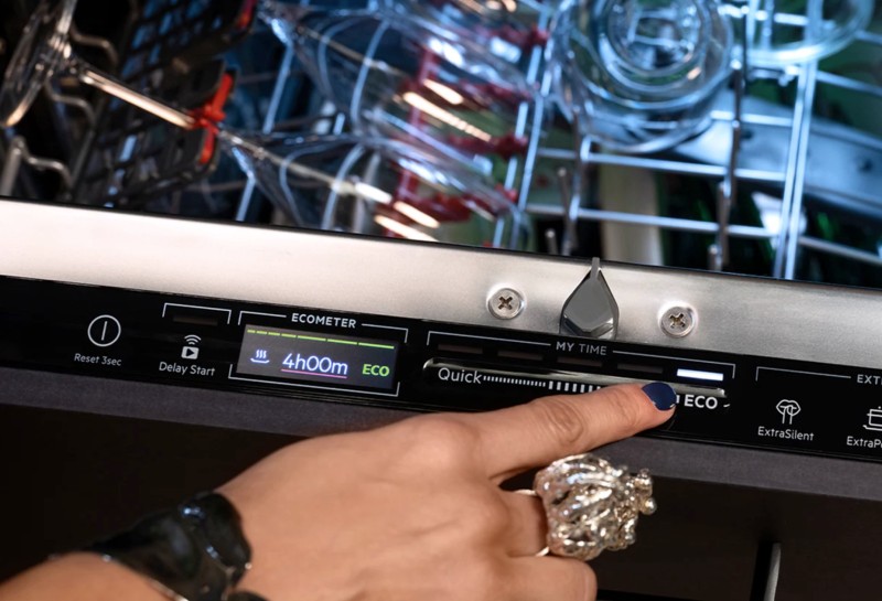 Vaatwasser volledig integreerbaar 45cm AEG FSE74507P* detail 2