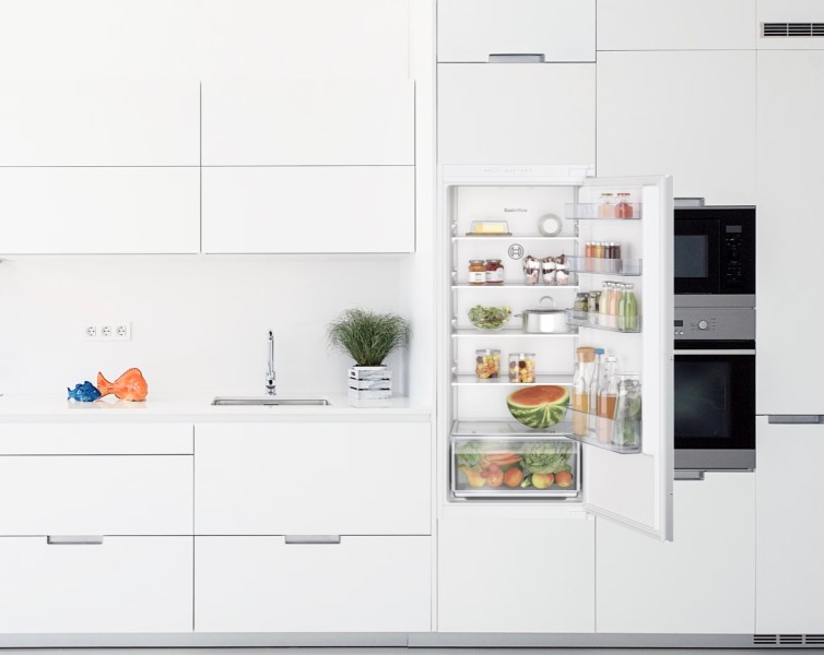 Koelkast inbouw 122 cm hoog Bosch KIR41NSE0 detail 2