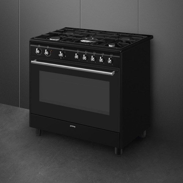 Cuisinière avec taque de cuisson au gaz Smeg CX91GMBL/zwart detail 3