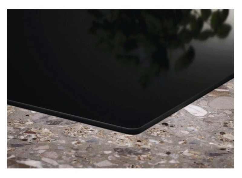 Kookplaat met ingebouwde dampafzuiging AEG KCC83480I detail 1