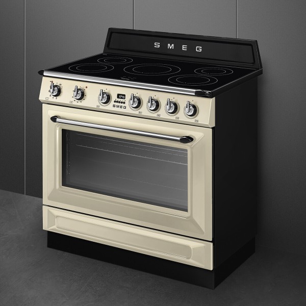 Fornuis inductie kookplaat Smeg TR90IPP detail 2