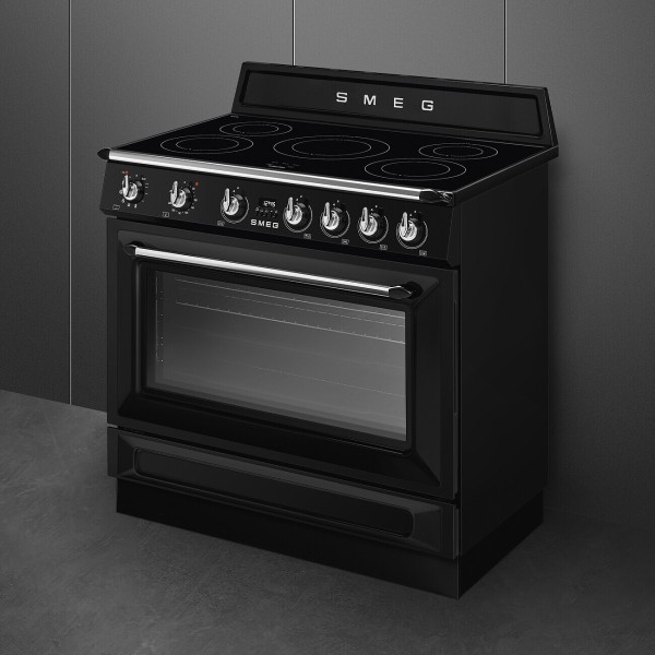 Fornuis inductie kookplaat Smeg TR90IPBL detail 2