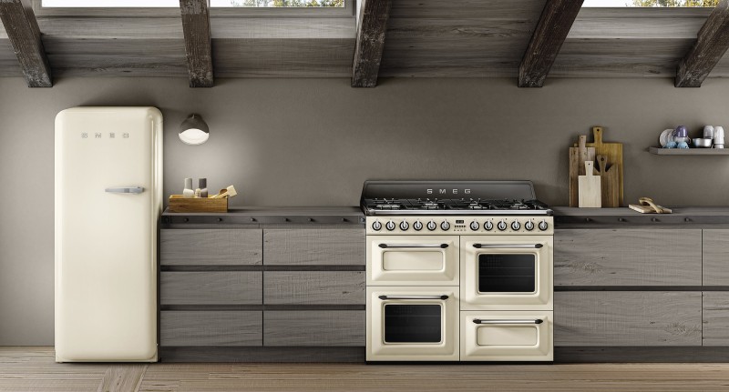 Cuisinière avec taque de cuisson au gaz Smeg TR4110P1 detail 4