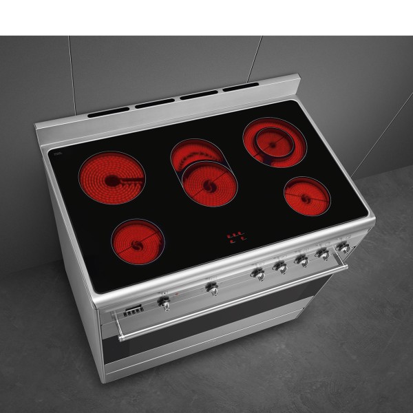 Fornuis vitrokeramische kookplaat Smeg SCD91CMX9 vooraanzicht