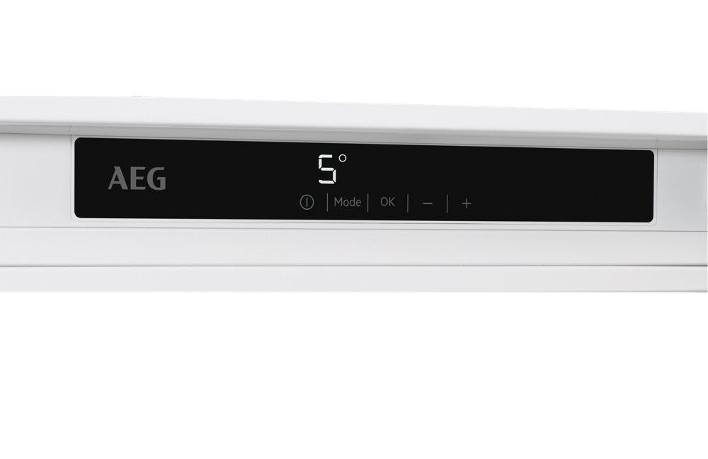 AEG Koelkast inbouw 176-179cm hoog SKE 818D1 DS