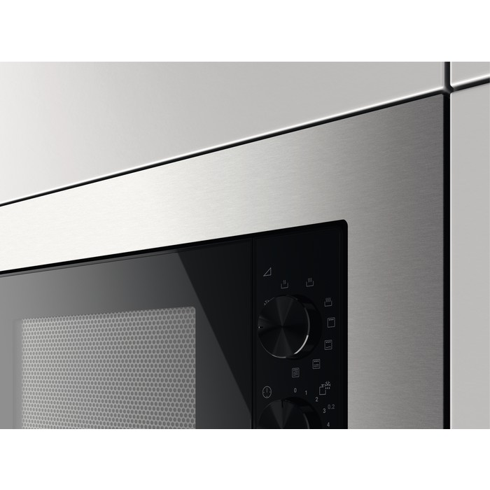 Zanussi Microgolfoven inbouw met grill ZMSN 6 DX